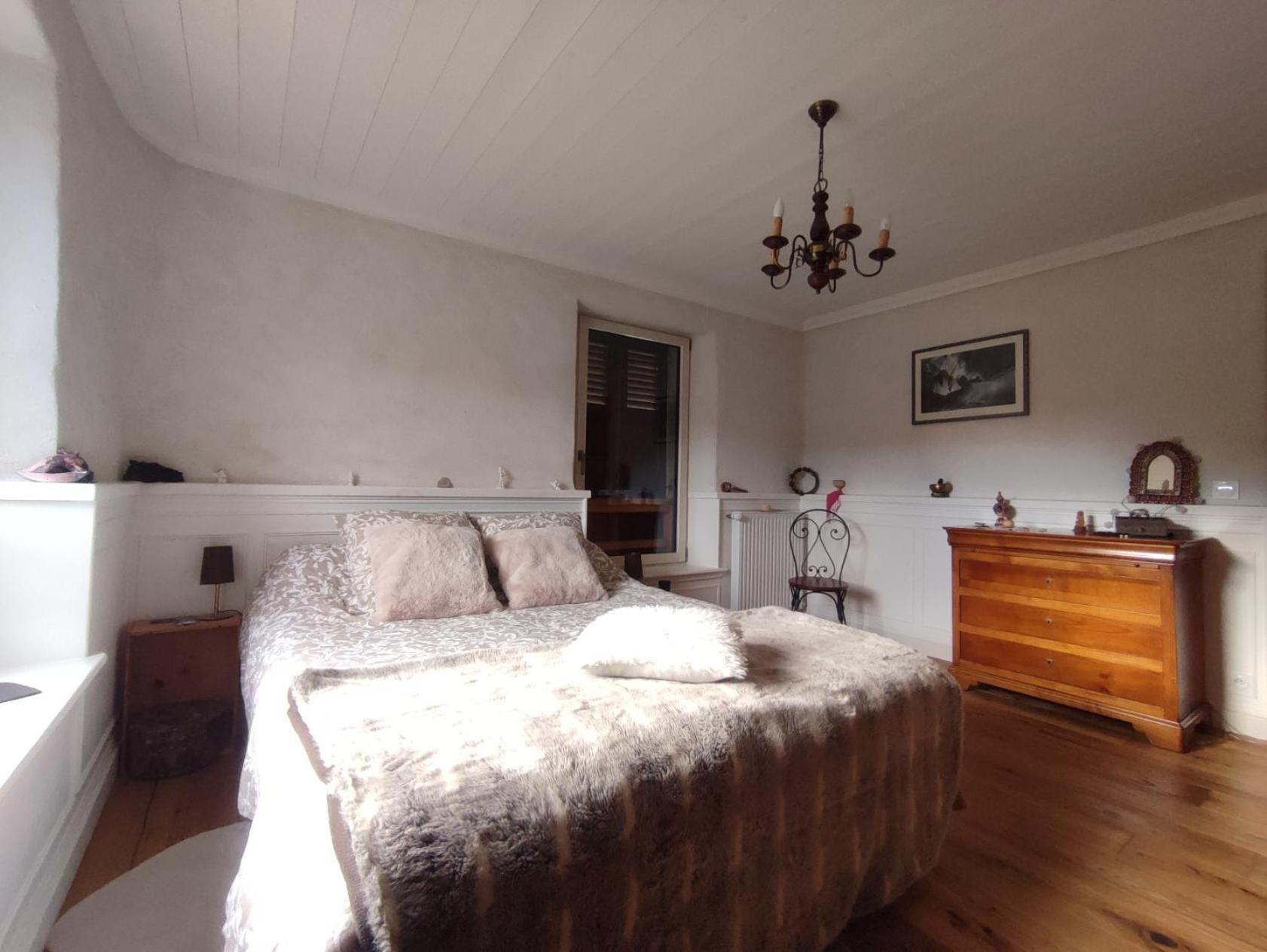 Chambre Atypique 2 Pers 200M Du Lac Сен-Жорйо Екстер'єр фото